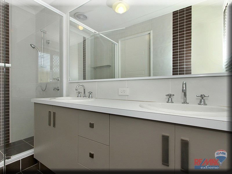 8 Alderton Road, Butler WA 6036