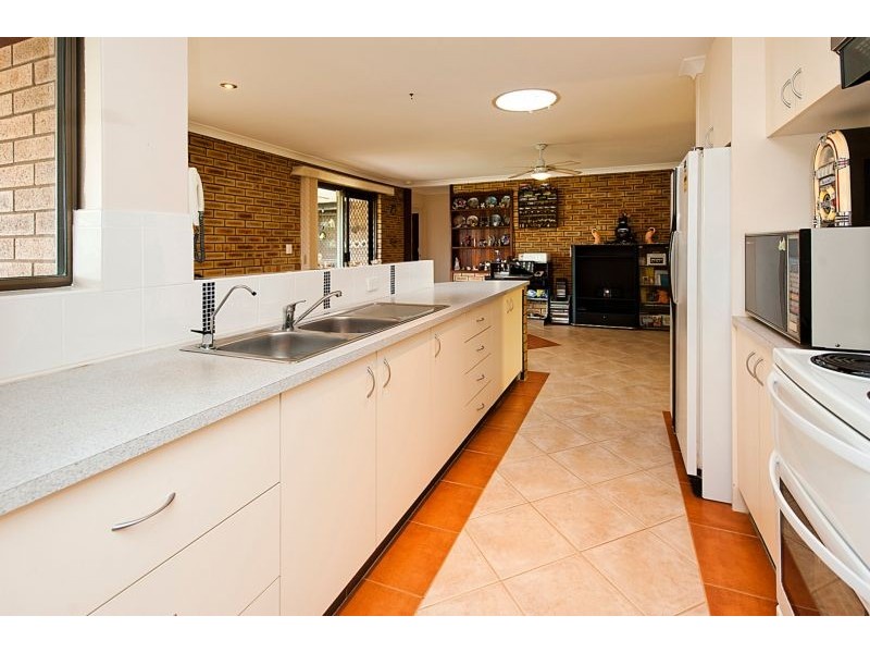 21 Napier Road, Marangaroo WA 6064