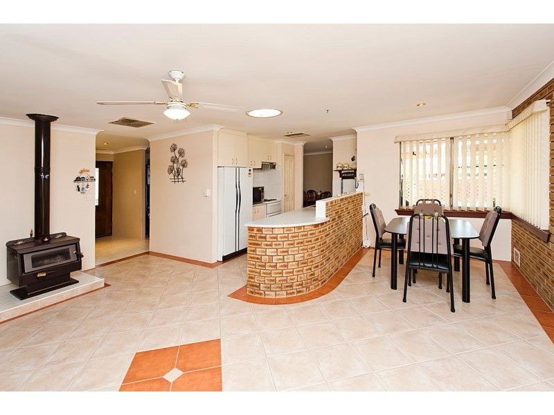 21 Napier Road, Marangaroo WA 6064