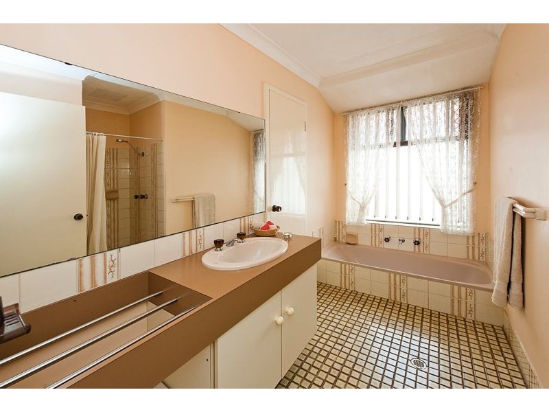 21 Napier Road, Marangaroo WA 6064