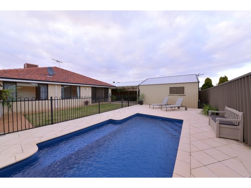 4 Eradu Ramble, Hocking WA 6065