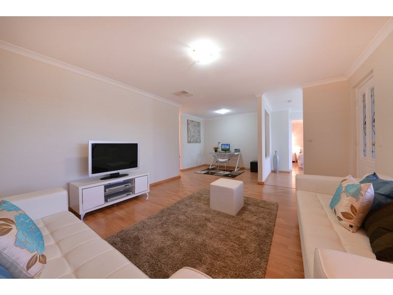 4 Eradu Ramble, Hocking WA 6065