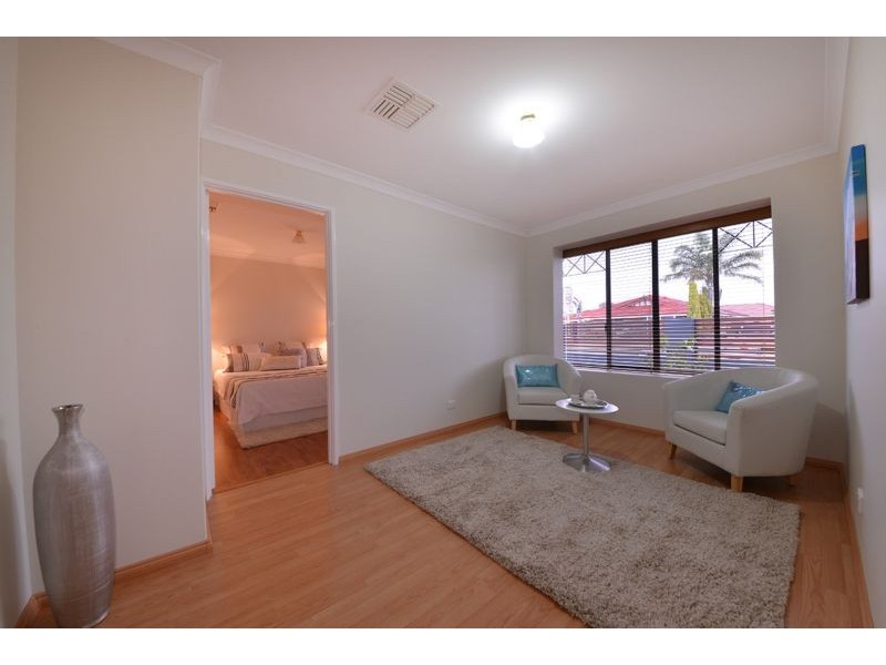 4 Eradu Ramble, Hocking WA 6065