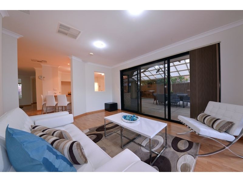 4 Eradu Ramble, Hocking WA 6065