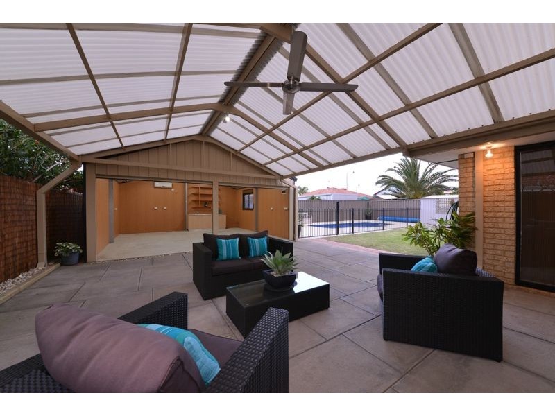 4 Eradu Ramble, Hocking WA 6065