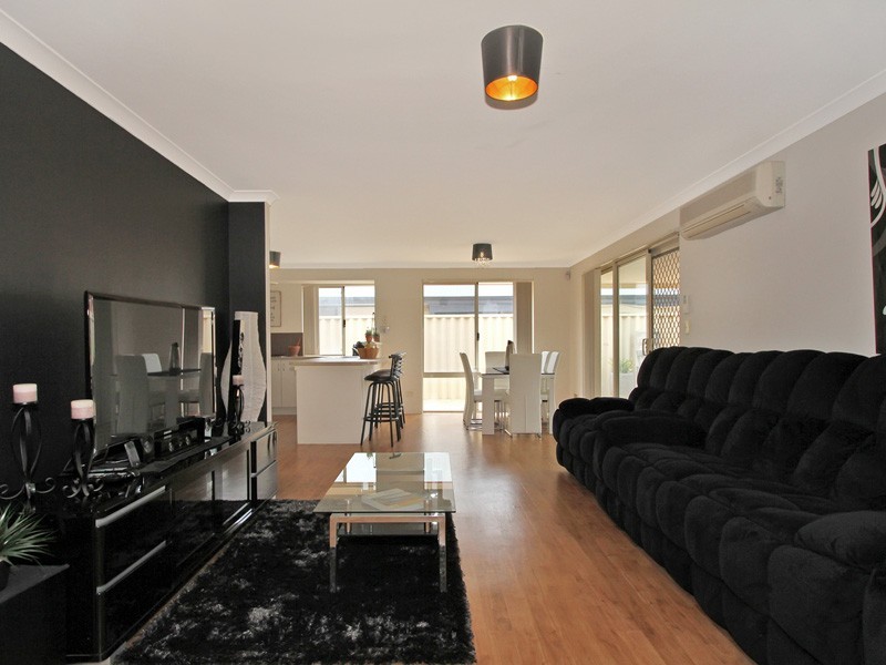 8 Woodstock Way, Butler WA 6036