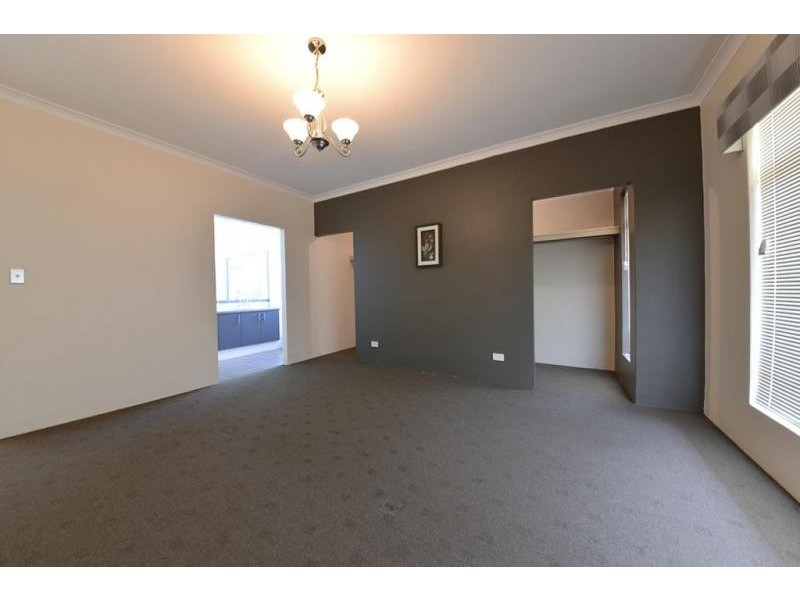 42 Dirleton Loop, Butler WA 6036