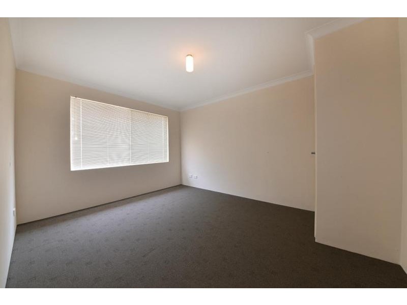 42 Dirleton Loop, Butler WA 6036