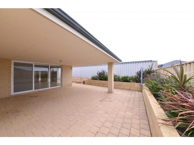 42 Dirleton Loop, Butler WA 6036