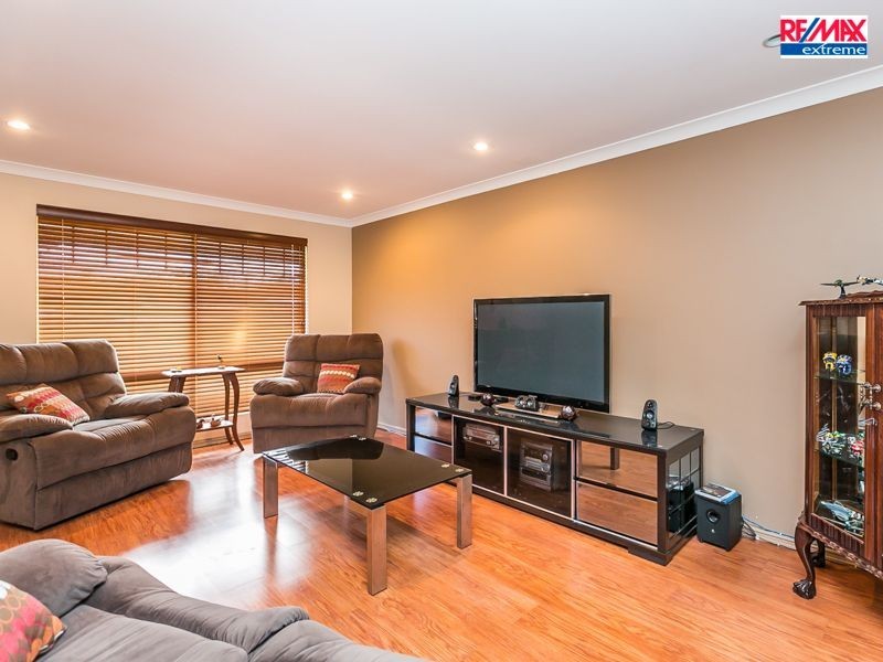 6 Ardisia Way, Woodvale WA 6026