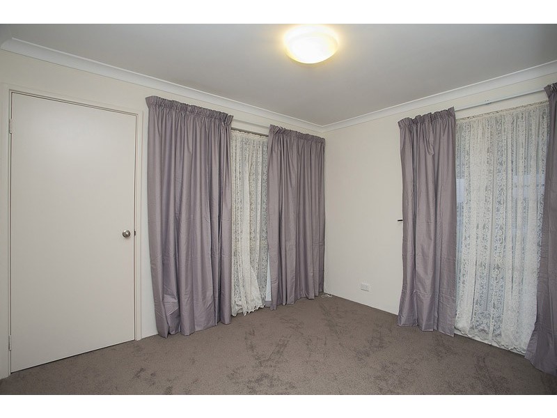 2 Castlegate Way, Woodvale WA 6026