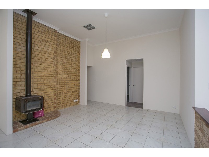 2 Castlegate Way, Woodvale WA 6026