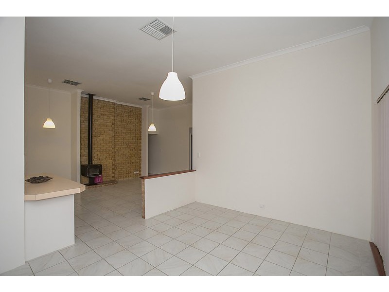 2 Castlegate Way, Woodvale WA 6026