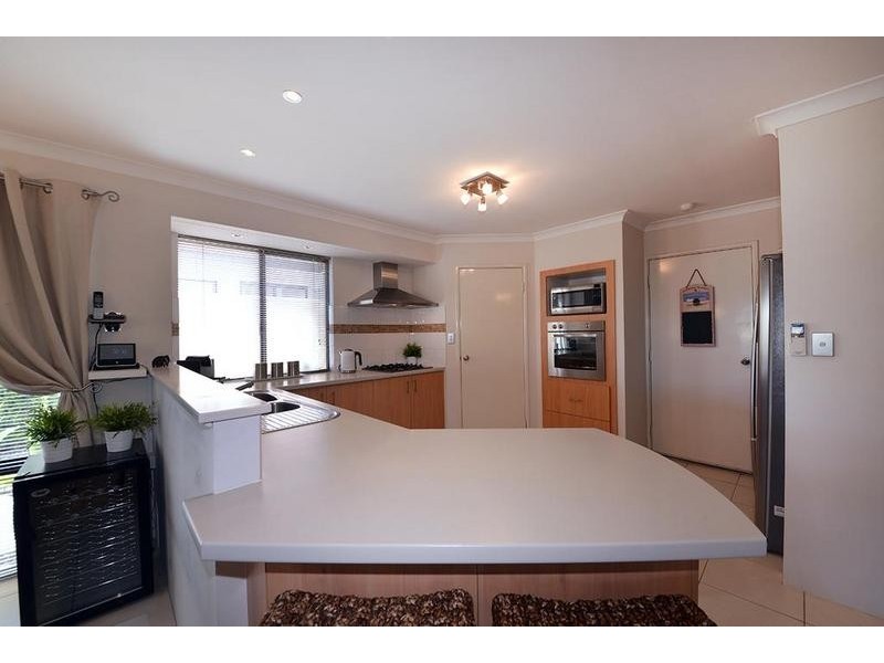 23 Lareema Gardens, Banksia Grove WA 6031