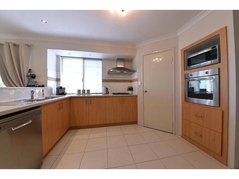 23 Lareema Gardens, Banksia Grove WA 6031