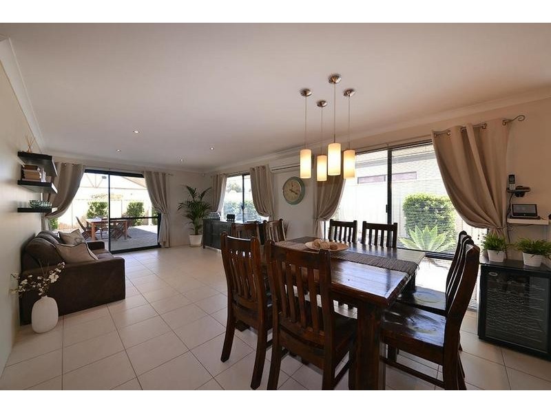 23 Lareema Gardens, Banksia Grove WA 6031