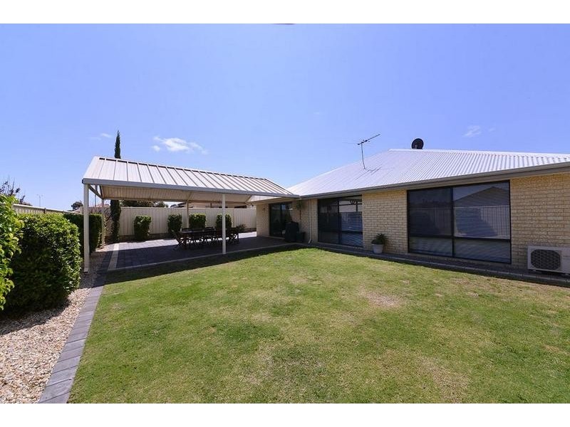 23 Lareema Gardens, Banksia Grove WA 6031