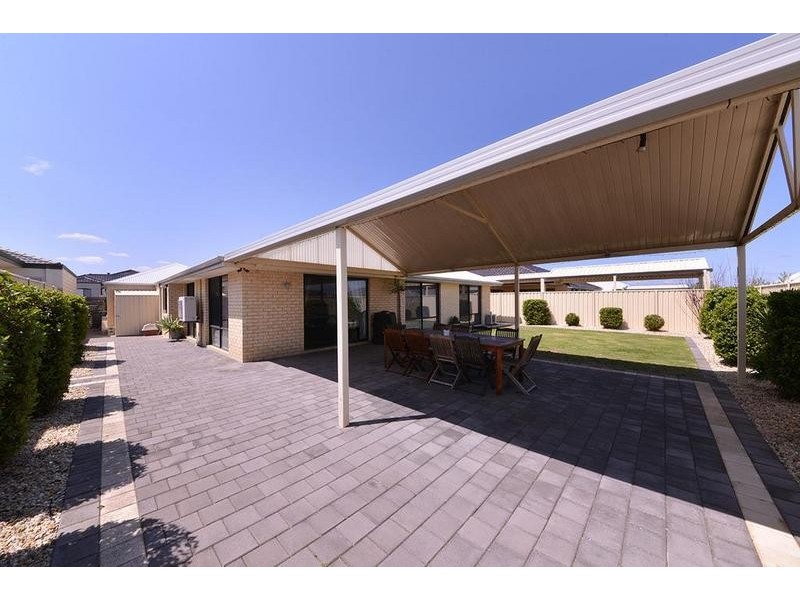 23 Lareema Gardens, Banksia Grove WA 6031