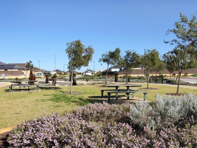 32 Finglas Meander, Butler WA 6036