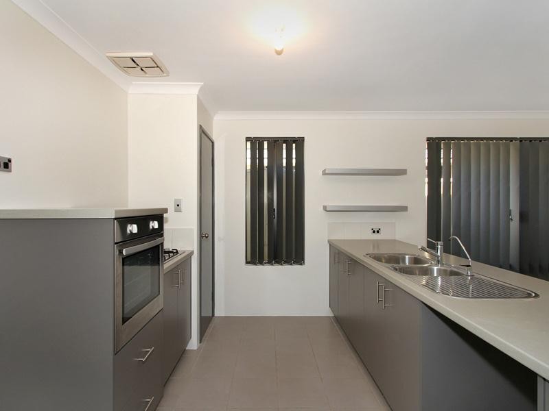 32 Finglas Meander, Butler WA 6036