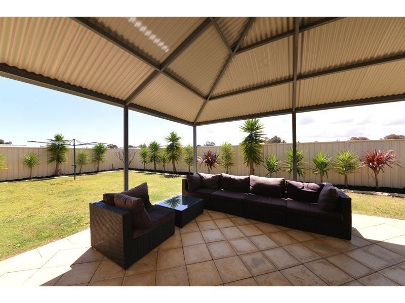 9 Tortorici Ave, Sinagra WA 6065