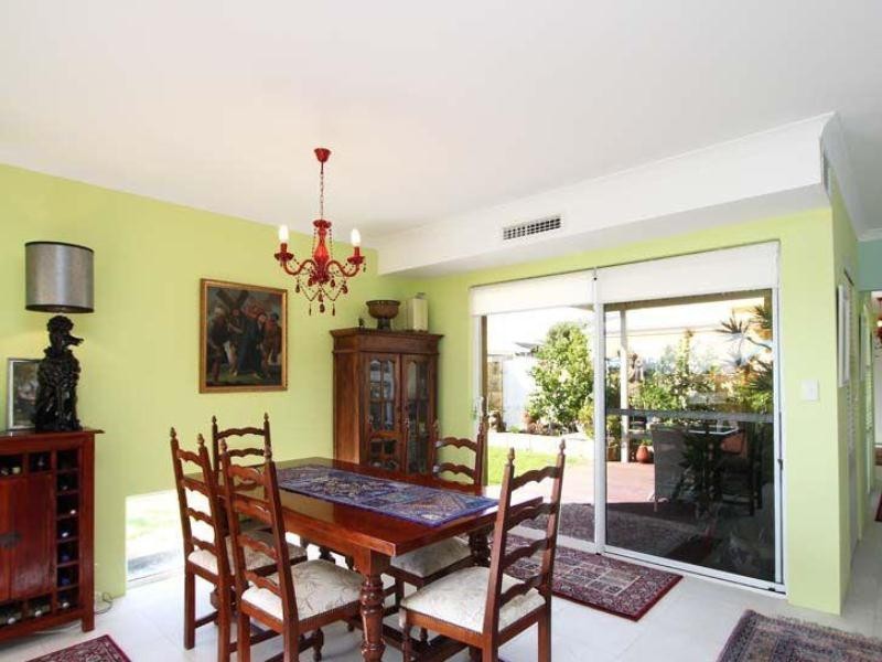 12 La Bianca Vista, Carramar WA 6031