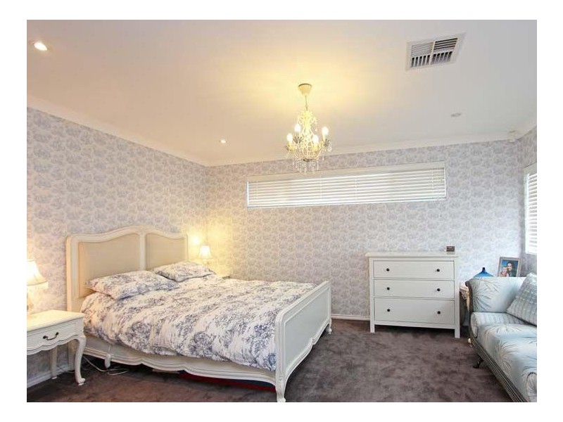 12 La Bianca Vista, Carramar WA 6031