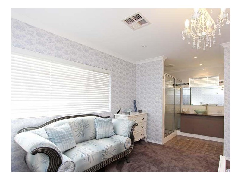 12 La Bianca Vista, Carramar WA 6031