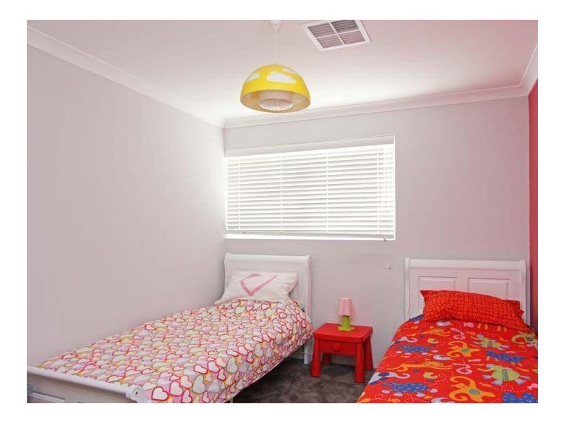 12 La Bianca Vista, Carramar WA 6031