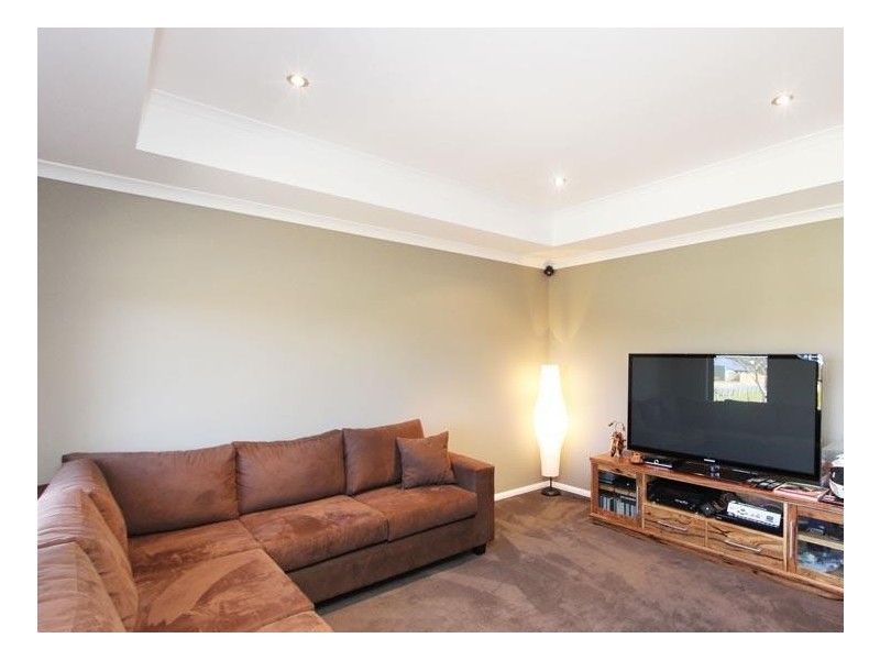 15 Nankeen Circle, Tapping WA 6065