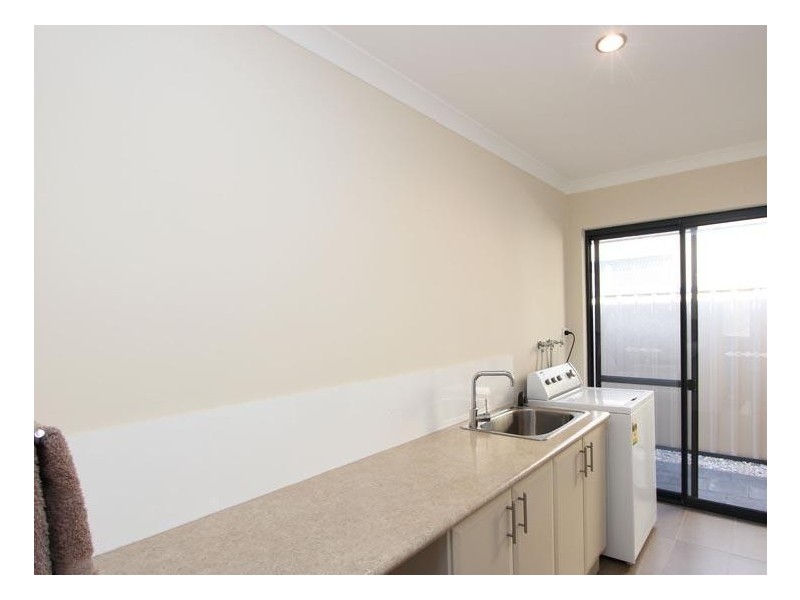 15 Nankeen Circle, Tapping WA 6065