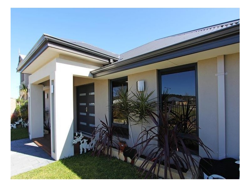 15 Nankeen Circle, Tapping WA 6065