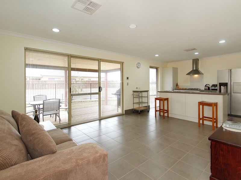 40 Randstone Parade, Butler WA 6036