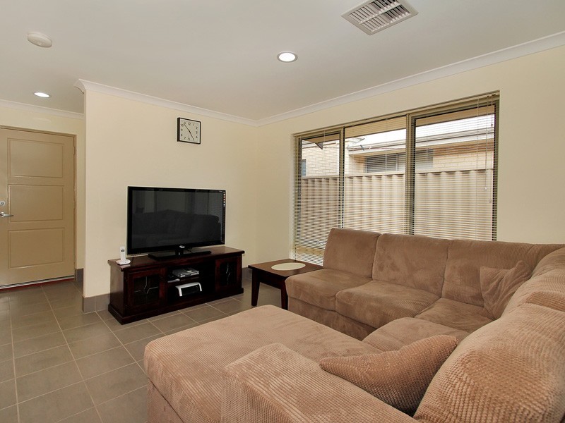 40 Randstone Parade, Butler WA 6036