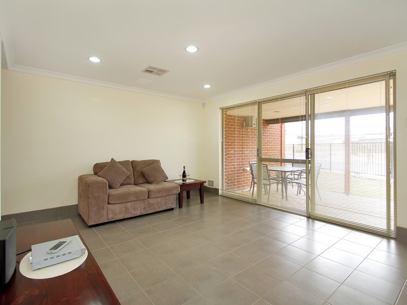 40 Randstone Parade, Butler WA 6036