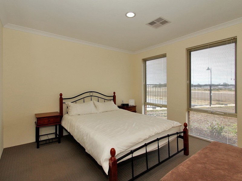 40 Randstone Parade, Butler WA 6036