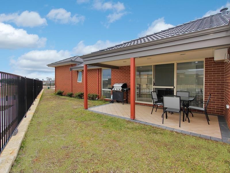 40 Randstone Parade, Butler WA 6036
