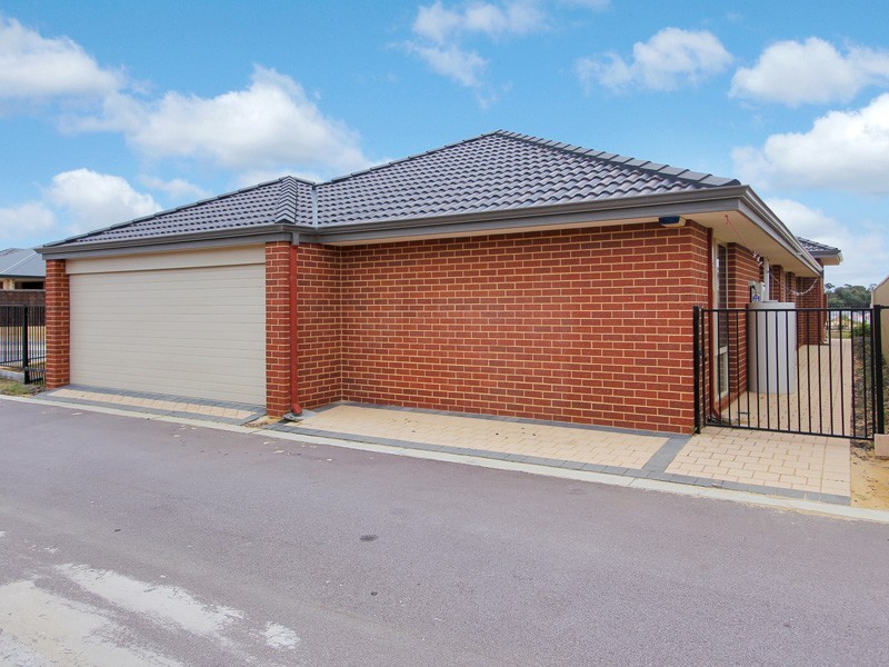 40 Randstone Parade, Butler WA 6036