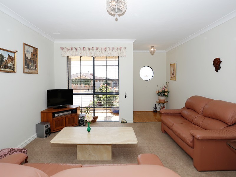 1/10 Langbank Close, Kinross WA 6028