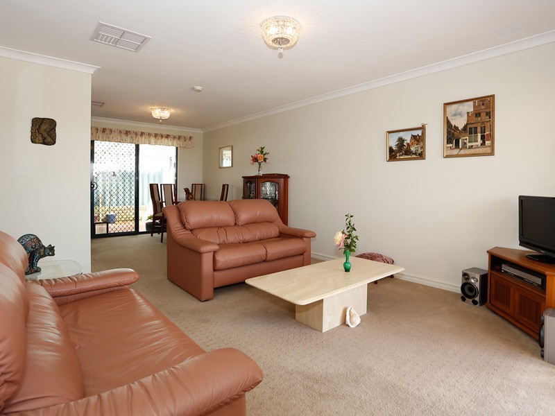 1/10 Langbank Close, Kinross WA 6028