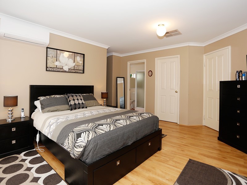 423 Kingsway, Landsdale WA 6065