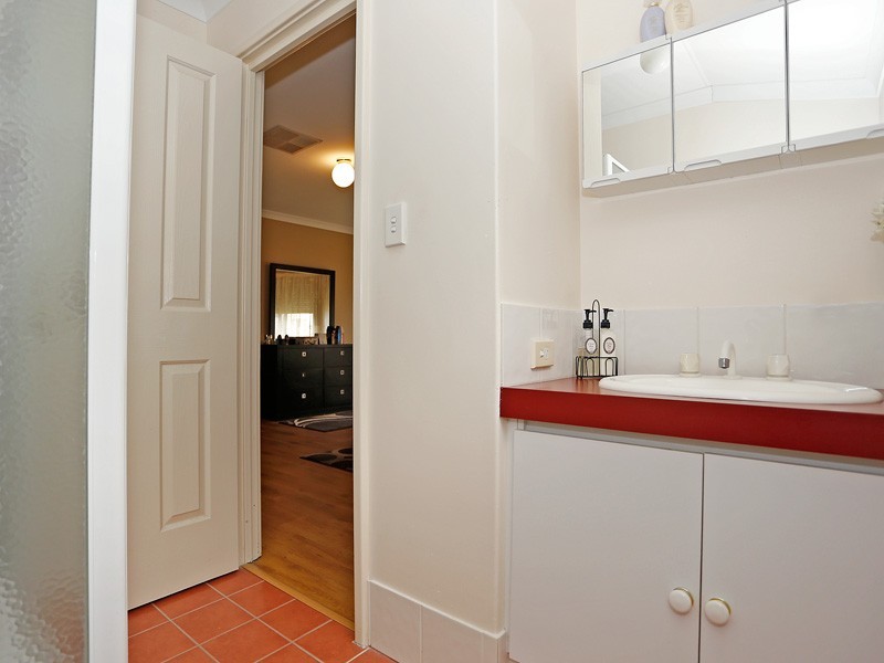 423 Kingsway, Landsdale WA 6065