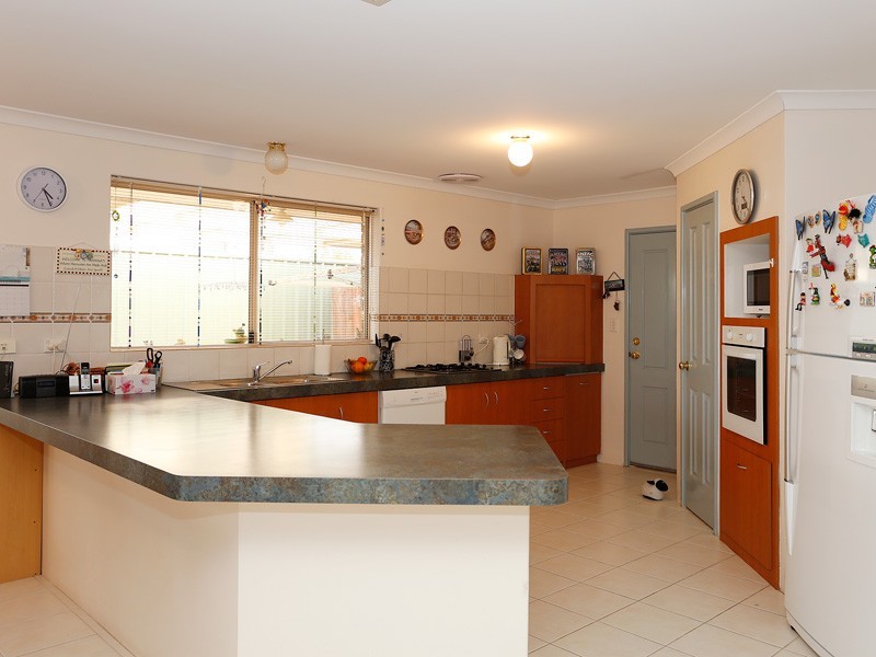 423 Kingsway, Landsdale WA 6065