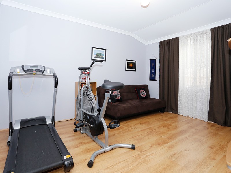 423 Kingsway, Landsdale WA 6065