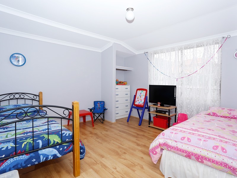 423 Kingsway, Landsdale WA 6065