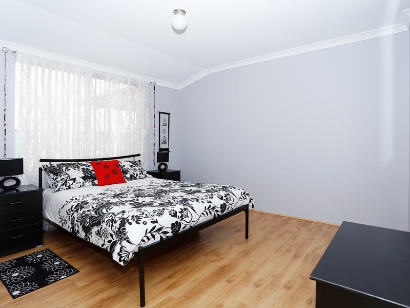 423 Kingsway, Landsdale WA 6065