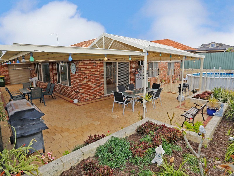 423 Kingsway, Landsdale WA 6065