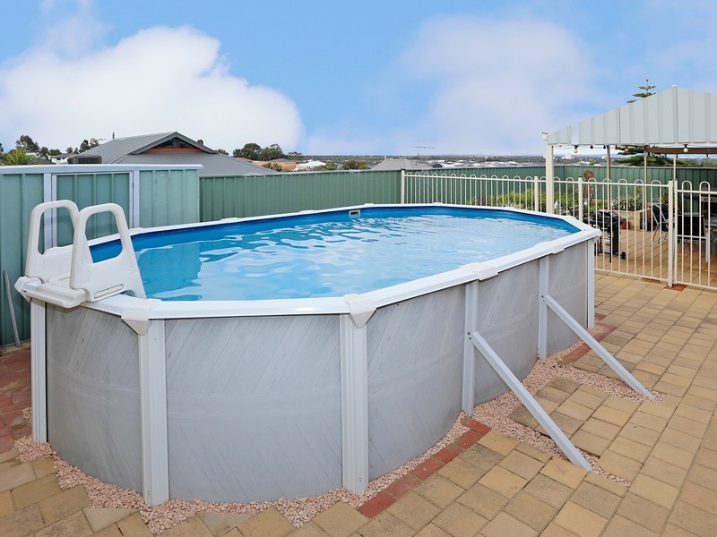 423 Kingsway, Landsdale WA 6065