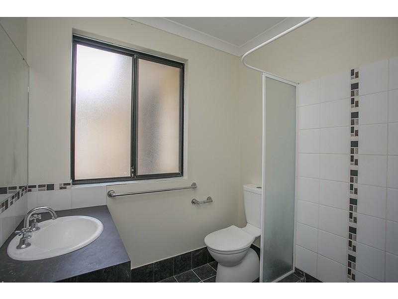 7 Wallcliffe Gate, Carramar WA 6031