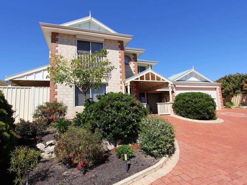 12 Greenholm Court, Kingsley WA 6026